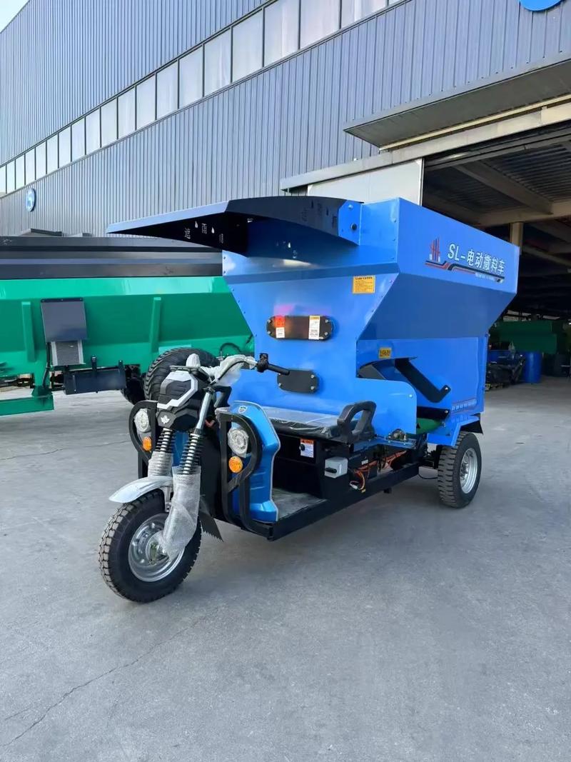 电动撒料车 #养殖设备一站式采购 #畜牧机械养牛羊设备 # - 抖音